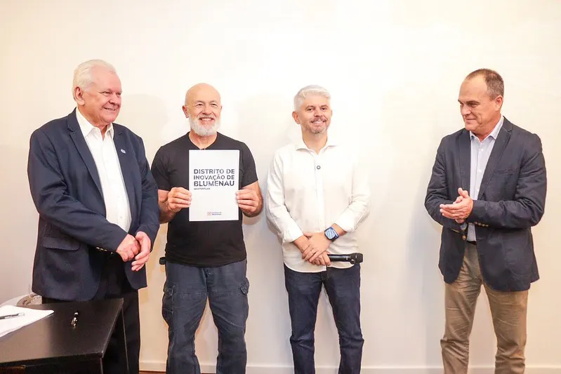 Prefeitura e Instituto Gene assinam contrato para gestão do Distrito de Inovação de Blumenau