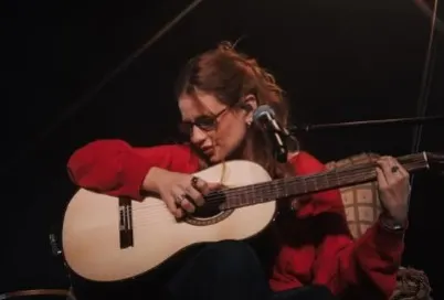 Carol Biazin Vem a Blumenau com Show Intimista e Acústico