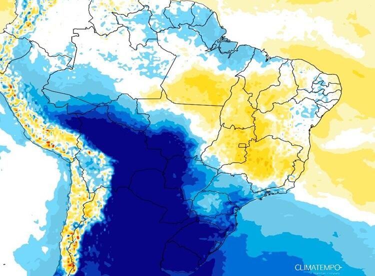 "Frente fria traz chuva intensa e nevoeiro para Blumenau: o que esperar nos próximos dias"