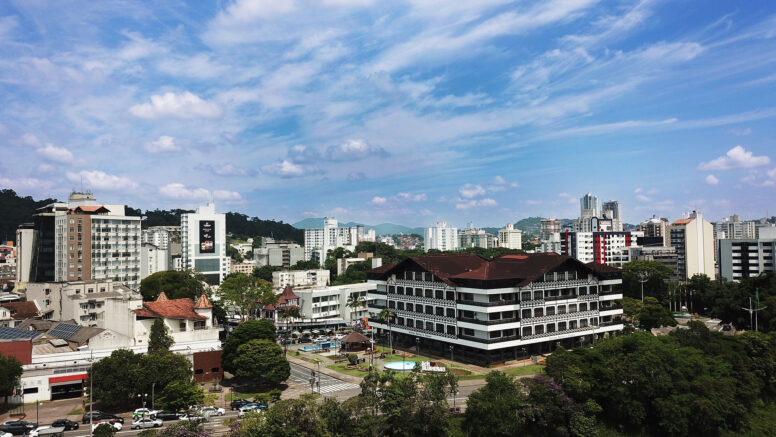 Blumenau oferece até 30% de desconto no IPTU 2027 através do programa Nota Blu