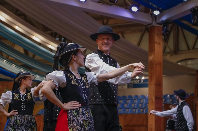 Festival de Danças Germânicas da Oktoberfest Blumenau se destaca e prorroga inscrições