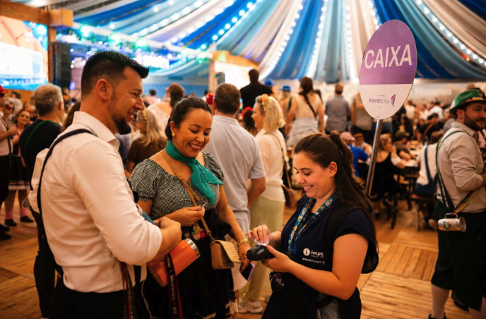 Oktoberfest Blumenau abre inscrições para vagas temporárias de trabalho na 41ª edição