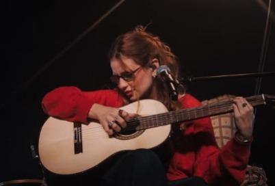 Carol Biazin Vem a Blumenau com Show Intimista e Acústico