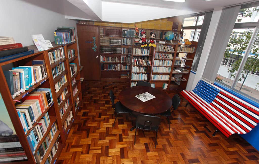 CCBEU completa seis décadas de história no ensino de inglês em Blumenau
