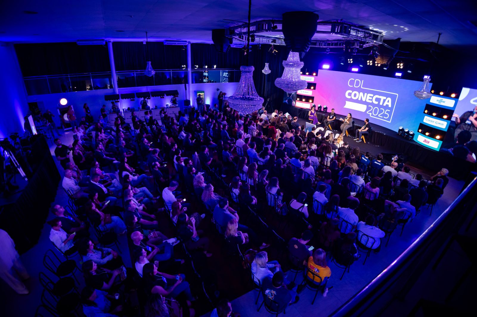 CDL Conecta 2026 debate inteligência artificial, expansão de negócios e liderança em Blumenau