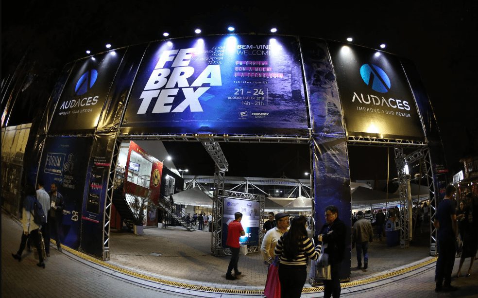 Maior Febratex da história transforma Blumenau em vitrine da indústria têxtil nas Américas